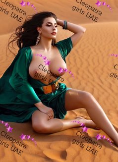 CRYSTAL FANTASTIC - puta in Abu Dhabi Photo 3 of 8