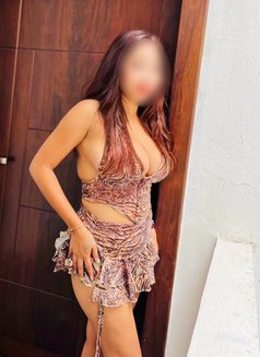 Crystal independent Amazing New GFE - escort in Colombo Photo 9 of 17