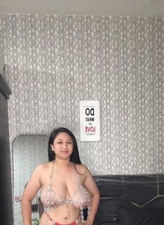 Crystal Nina Extralargboobs - escort in Dubai Photo 16 of 30