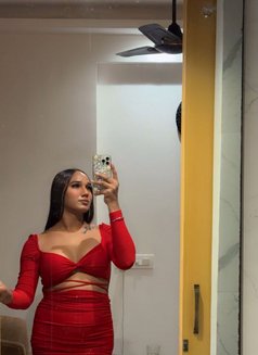 Crystal Oberoi - Transsexual escort in New Delhi Photo 8 of 14