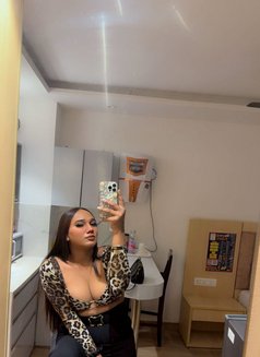 Crystal Oberoi - Transsexual escort in New Delhi Photo 14 of 14