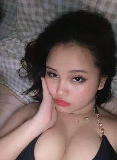 Crystallinxo - adult performer in Manila Photo 4 of 6