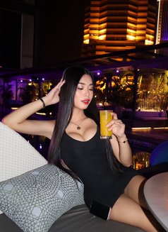 Crystyy - Transsexual escort in Manila Photo 10 of 12