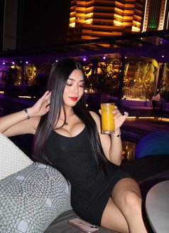 Crystyy - Transsexual escort in Manila Photo 11 of 12