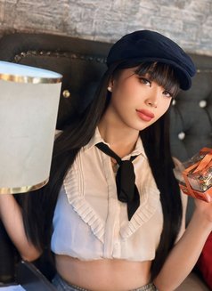 Crystyy - Transsexual escort in Taipei Photo 3 of 9