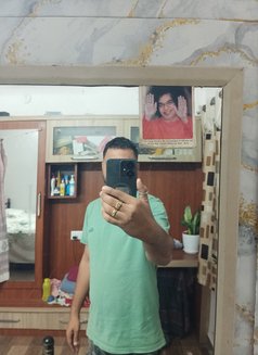 CS Topper - Acompañantes masculino in Bangalore Photo 2 of 2