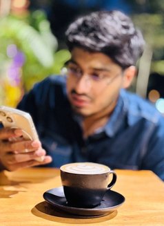 Cse Boy Shovik - Male escort in Dhaka Photo 1 of 3