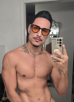 Cuban Hung - Male escort in Sydney Photo 7 of 10