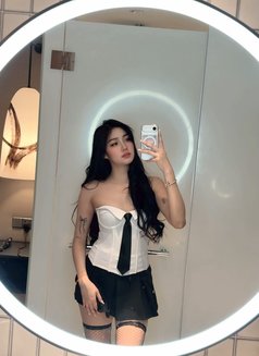 Asian Goddess Just Landed 🤤 - escort in Singapore Photo 3 of 4