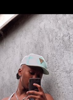 CUMMALOT - Male escort in Nairobi Photo 7 of 7