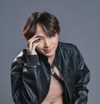 Prettyboy Alex - Male escort in Makati City