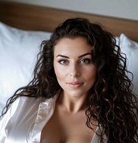 Curly Veronika - escort in Paris Photo 21 of 21
