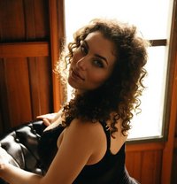 Curly Veronika - escort in Paris Photo 1 of 11