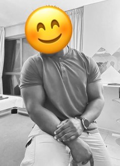 Curtis - Male escort in Dubai Photo 7 of 8