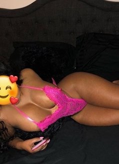 NIKITA(NURU ORGASM MASSAGE) - puta in Nairobi Photo 1 of 1