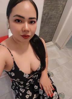 Curvalicious Filipina for You - escort in Singapore Photo 6 of 9