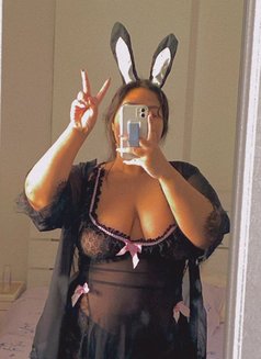 Curve Body - escort in Riyadh Photo 3 of 6