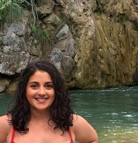 Curves - escort in Al Ain