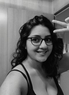 Curves - escort in Al Ain Photo 2 of 2