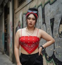 Curves - puta in Bangkok Photo 1 of 5