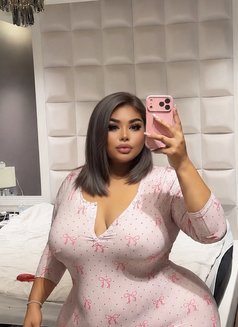 Curvy babe - escort in Jeddah Photo 10 of 10
