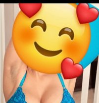 Curvy bhabhi in noida incalls - puta in Noida