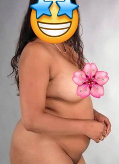 Curvy bhabhi in noida incalls - escort in Noida Photo 3 of 3