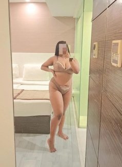 Curvy Girl Divyaa - escort in Mumbai Photo 2 of 5