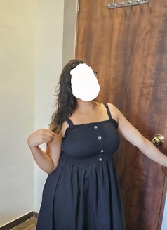 Curvy Leena - puta in Mumbai Photo 2 of 3