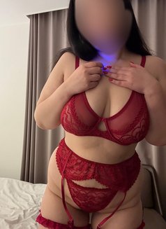 Curvy Mina - puta in Seoul Photo 7 of 14