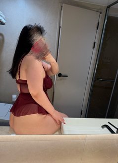 Curvy Mina - puta in Seoul Photo 8 of 14