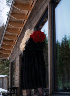 Curvy Nordic Beauty Visiting Delhi today - escort in New Delhi Photo 19 of 23