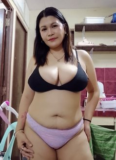 Curvy Sexy Milf / Video Call / C0ntents - escort in Manila Photo 10 of 21