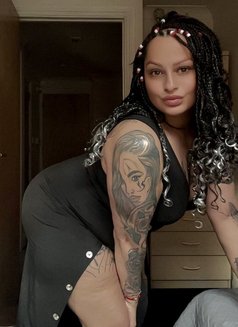 Curvy Tattooed Bella - escort in Glasgow Photo 6 of 25