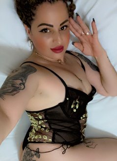 Curvy Tattooed Bella - escort in Glasgow Photo 14 of 25