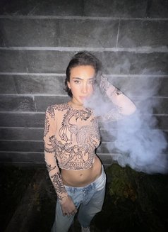 Cushybaby - Transsexual escort in Paris Photo 9 of 9