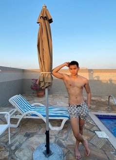 Cute Asian Guy - Acompañantes masculino in Dubai Photo 3 of 4