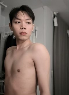 Boy HotX - Male escort in Singapore Photo 5 of 8