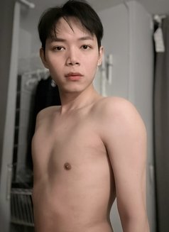 Boy HotX - Male escort in Singapore Photo 6 of 8