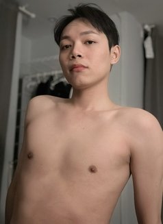 Boy HotX - Male escort in Singapore Photo 7 of 8