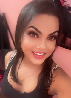 Cute Guddi - Acompañantes transexual in New Delhi Photo 1 of 11
