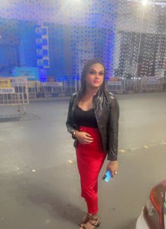 Cute Guddi - Acompañantes transexual in New Delhi Photo 3 of 11