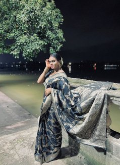 Cute Guddi - Acompañantes transexual in New Delhi Photo 8 of 11