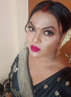 Cute Guddi - Acompañantes transexual in New Delhi Photo 9 of 11