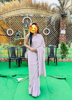 🟢CAM📸ANAL🥀 QUEEN🥀AIRHOSTESS/NO AGENT - puta in New Delhi Photo 13 of 17