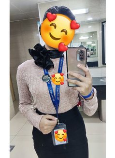 🟢CAM📸ANAL🥀 QUEEN🥀AIRHOSTESS/NO AGENT - puta in New Delhi Photo 14 of 17