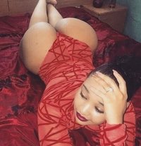 Cute young - escort in Madinah