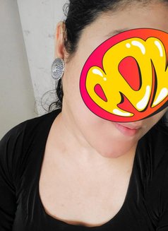 Cute Zoya - puta in Mumbai Photo 4 of 8