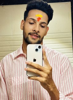 Cutebacha - Male escort in New Delhi Photo 2 of 4