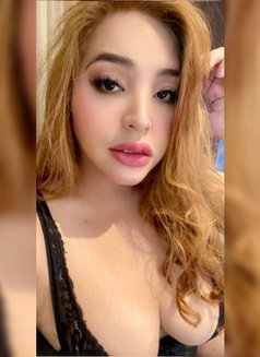 Bella kim is back (with poppers) - Transsexual escort in Mumbai Photo 29 of 30